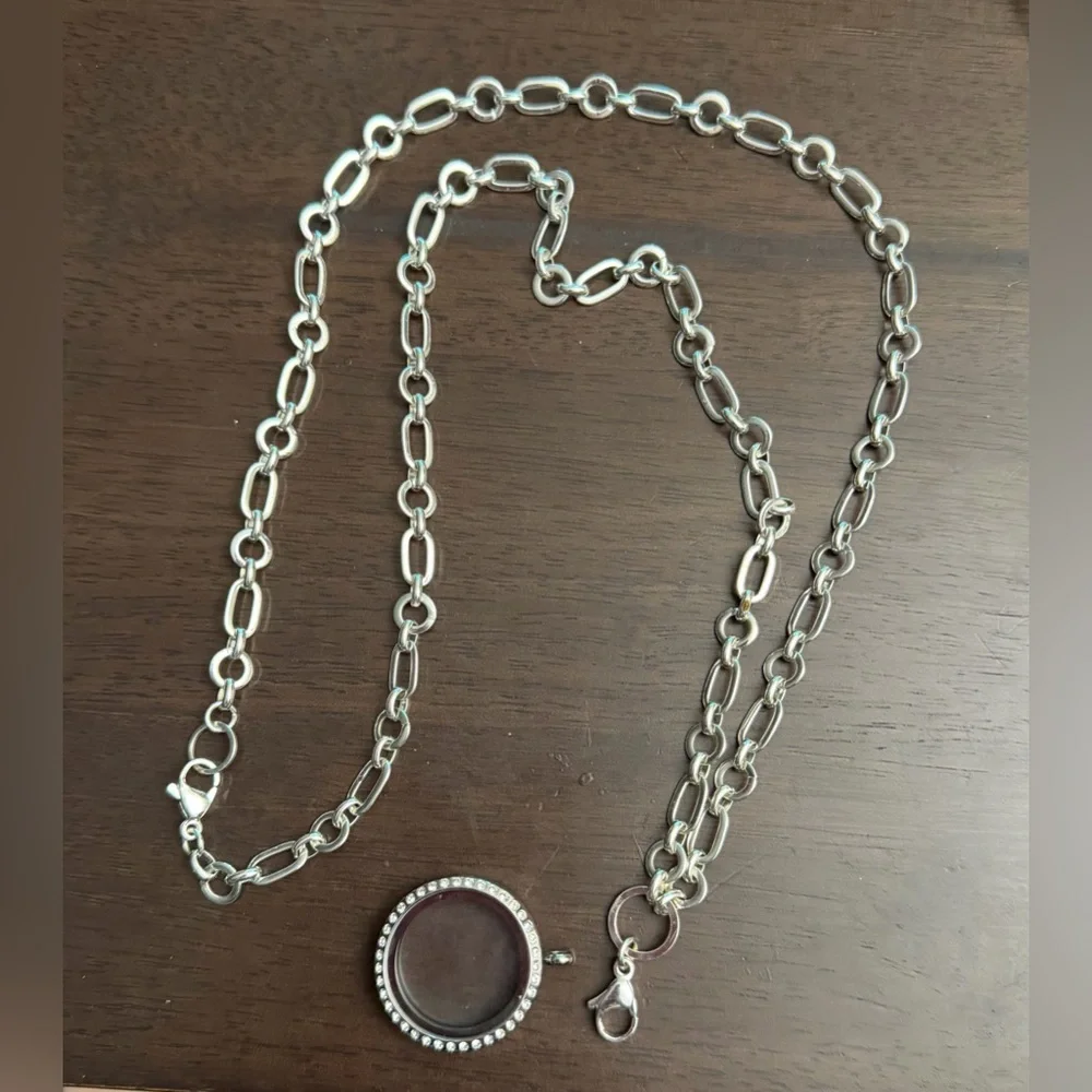 Floating Locket Jewelry - Picture 2 of 9